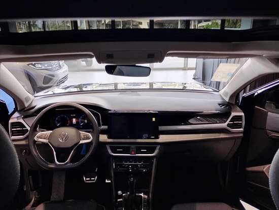VOLKSWAGEN-TAOS-2026