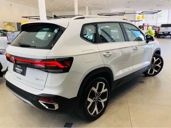 VOLKSWAGEN-TAOS-2025