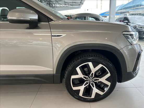VOLKSWAGEN-TAOS-1.4 250 TSI TOTAL FLEX HIGHLINE AUTOMÁTICO VOLKSWAGEN-TAOS-2024
