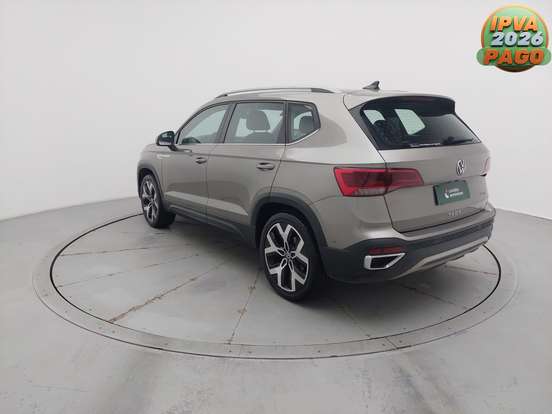 VOLKSWAGEN-TAOS-2024