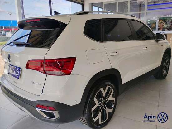 VOLKSWAGEN-TAOS-2024