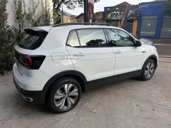 VOLKSWAGEN-T-CROSS-2020