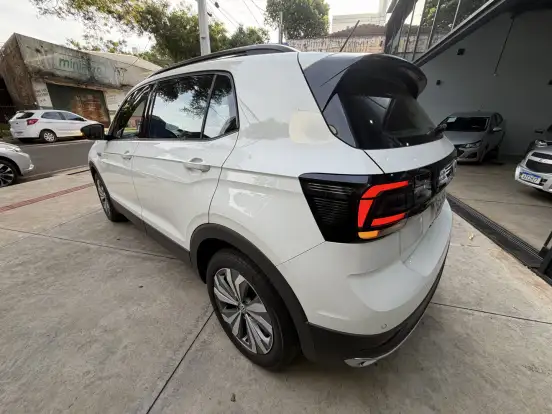 VOLKSWAGEN-T-CROSS-1.0 200 TSI TOTAL FLEX COMFORTLINE AUTOMÁTICO VOLKSWAGEN-T-CROSS-2020