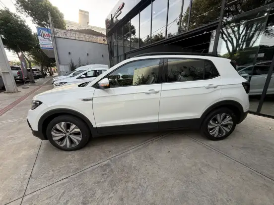 VOLKSWAGEN-T-CROSS-2020