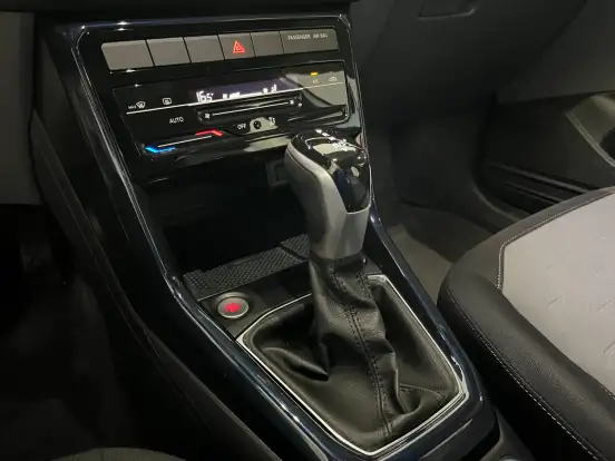 VOLKSWAGEN-T-CROSS-2024