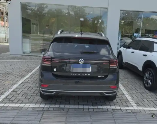 VOLKSWAGEN-T-CROSS-2021