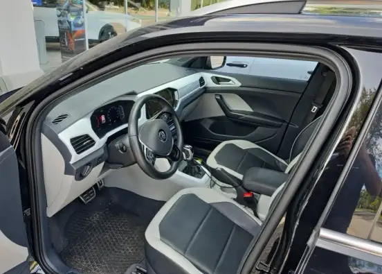 VOLKSWAGEN-T-CROSS-2021