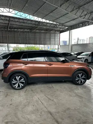 VOLKSWAGEN-T-CROSS-2019