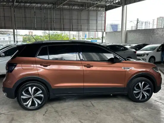 VOLKSWAGEN-T-CROSS-1.4 250 TSI TOTAL FLEX HIGHLINE AUTOMÁTICO VOLKSWAGEN-T-CROSS-2019
