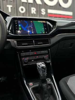 VOLKSWAGEN-T-CROSS-2021