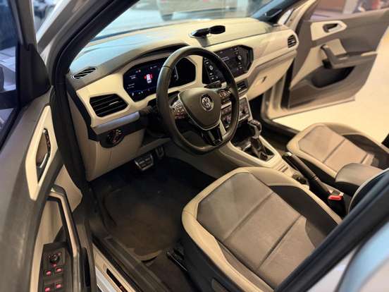 VOLKSWAGEN-T-CROSS-2019