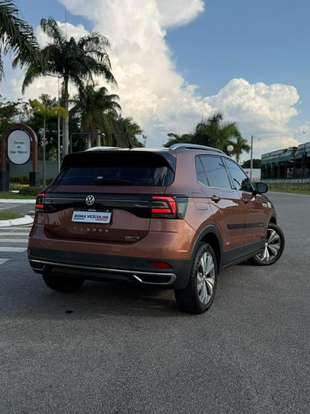 VOLKSWAGEN-T-CROSS-2019