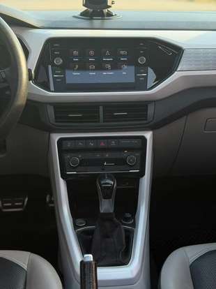 VOLKSWAGEN-T-CROSS-2019