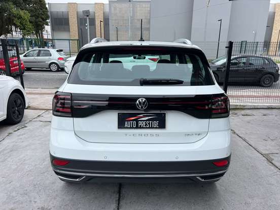 VOLKSWAGEN-T-CROSS-1.4 250 TSI TOTAL FLEX HIGHLINE AUTOMÁTICO VOLKSWAGEN-T-CROSS-2023