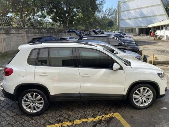 VOLKSWAGEN-TIGUAN-1.4 TSI 16V TURBO GASOLINA 4P DSG VOLKSWAGEN-TIGUAN-2016