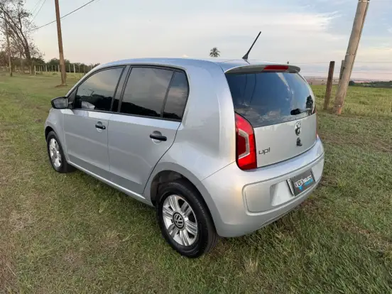VOLKSWAGEN-UP-2016