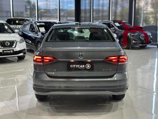 VOLKSWAGEN-VIRTUS-2022