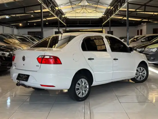 VOLKSWAGEN-VOYAGE-2014