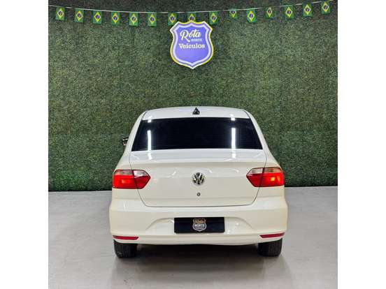 VOLKSWAGEN-VOYAGE-2017