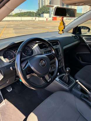 VOLKSWAGEN-GOLF-2015