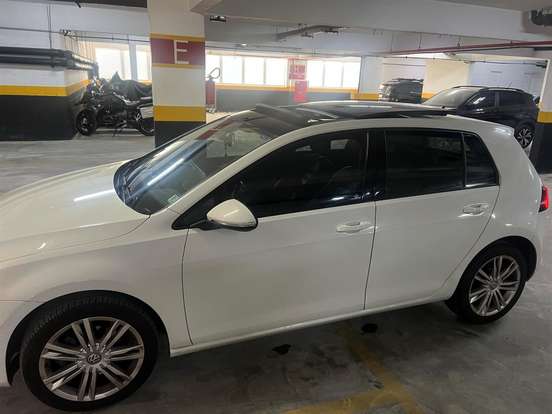 VOLKSWAGEN-GOLF-2013