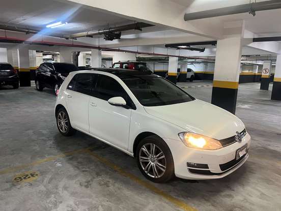 VOLKSWAGEN-GOLF-2013