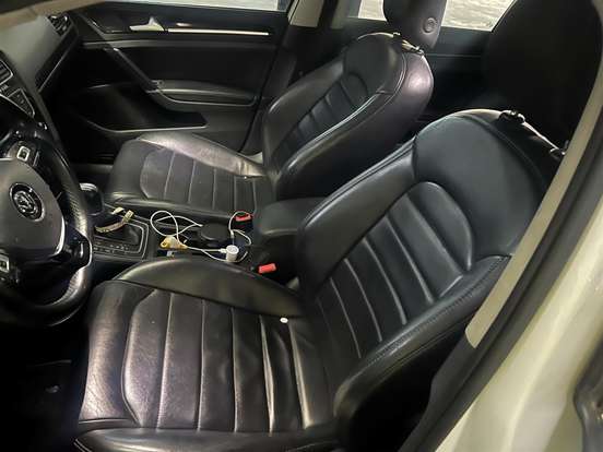 VOLKSWAGEN-GOLF-2013