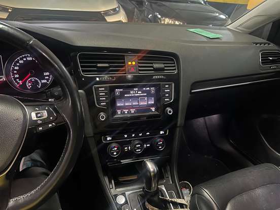 VOLKSWAGEN-GOLF-1.4 TSI HIGHLINE 16V GASOLINA 4P AUTOMÁTICO VOLKSWAGEN-GOLF-2013