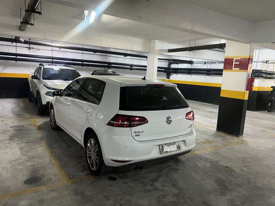 VOLKSWAGEN-GOLF-1.4 TSI HIGHLINE 16V GASOLINA 4P AUTOMÁTICO VOLKSWAGEN-GOLF-2013