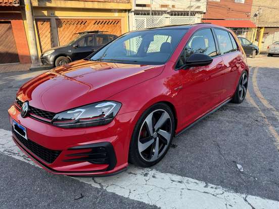VOLKSWAGEN-GOLF-2013
