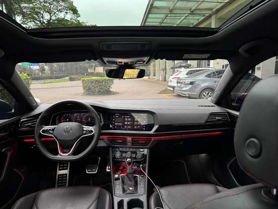 VOLKSWAGEN-JETTA-2024