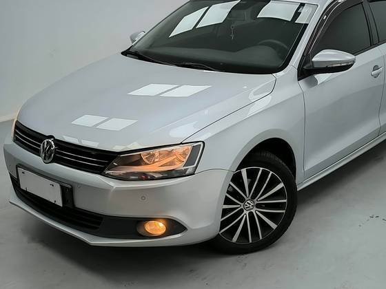 VOLKSWAGEN JETTA 2.0 COMFORTLINE FLEX 4P TIPTRONIC