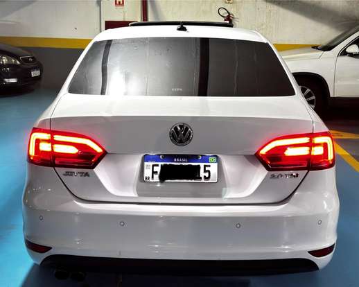 VOLKSWAGEN-JETTA-2.0 TSI HIGHLINE 211CV GASOLINA 4P TIPTRONIC VOLKSWAGEN-JETTA-2013