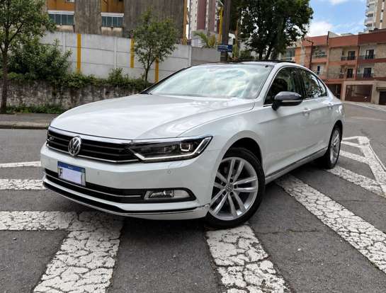 VOLKSWAGEN-PASSAT-2018