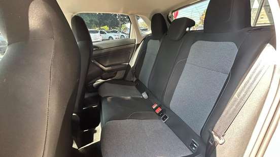 VOLKSWAGEN-POLO-2023