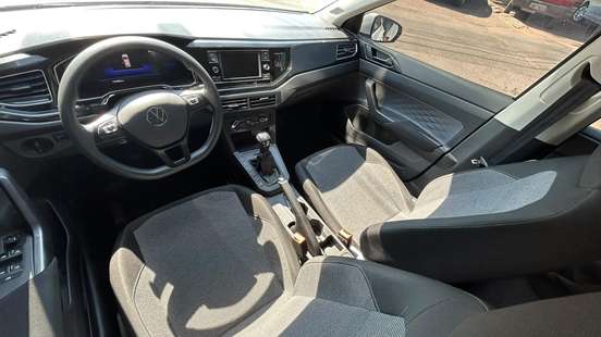 VOLKSWAGEN-POLO-2023