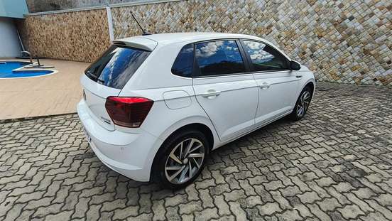 VOLKSWAGEN-POLO-2018