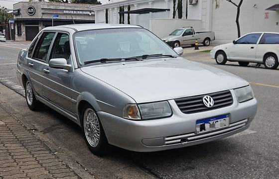 VOLKSWAGEN SANTANA 1.8 MI 8V GASOLINA 4P MANUAL