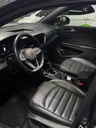 VOLKSWAGEN TAOS 1.4 250 TSI TOTAL FLEX HIGHLINE AUTOMÁTICO