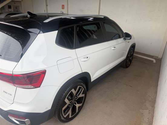VOLKSWAGEN-TAOS-2024