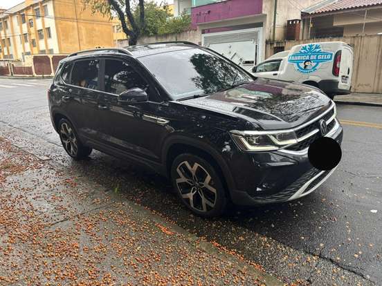 VOLKSWAGEN-TAOS-2023