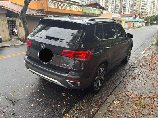 VOLKSWAGEN-TAOS-2023