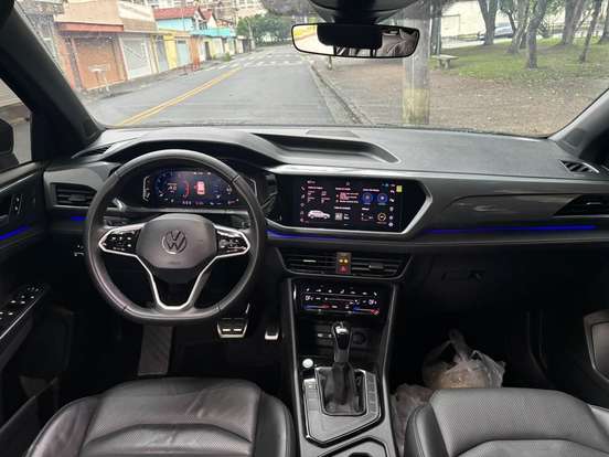 VOLKSWAGEN-TAOS-2023