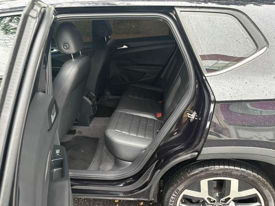 VOLKSWAGEN-TAOS-2023