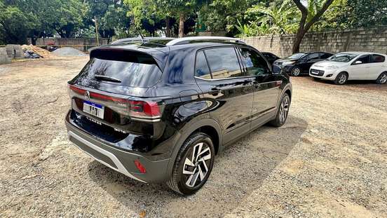 VOLKSWAGEN-T-CROSS-2025