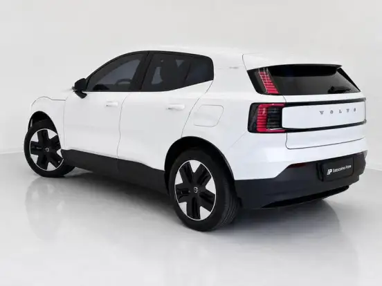 VOLVO-EX30-2024