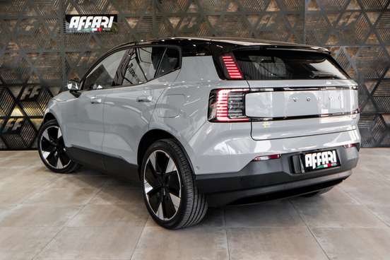 VOLVO-EX30-2024
