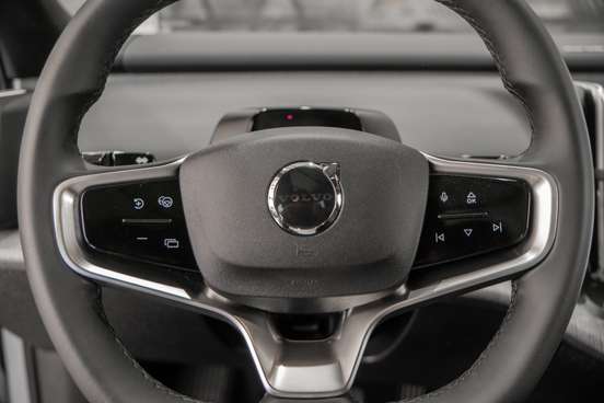 VOLVO-EX30-2024