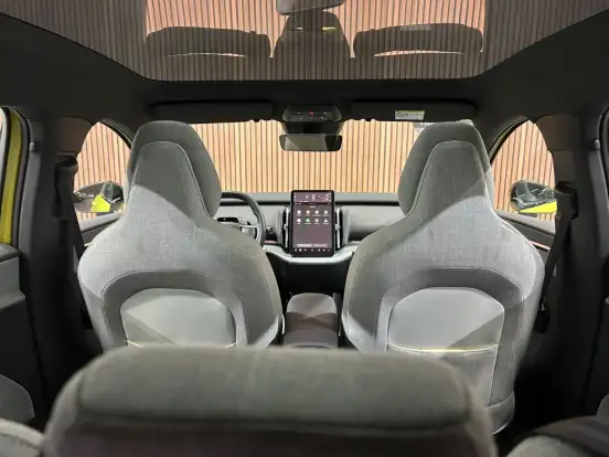 VOLVO-EX30-2024