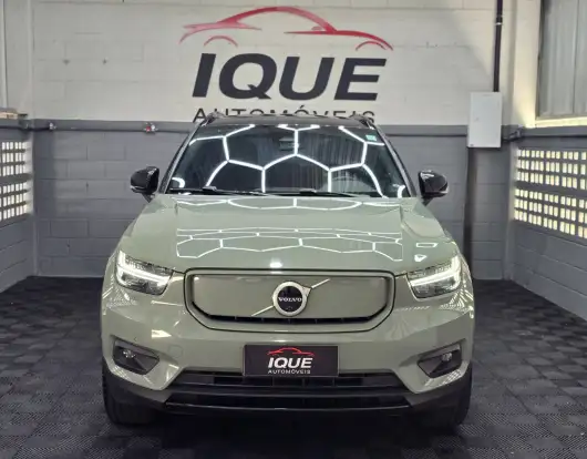 VOLVO-XC40-2021